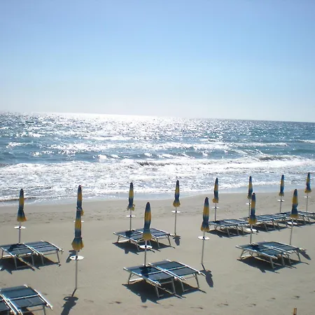 Hotel Mambo-3