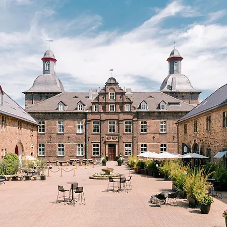 Schlosshotel Hugenpoet-3