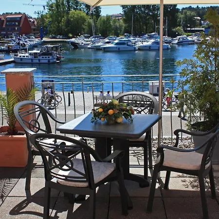 Hotel Am Yachthafen-3