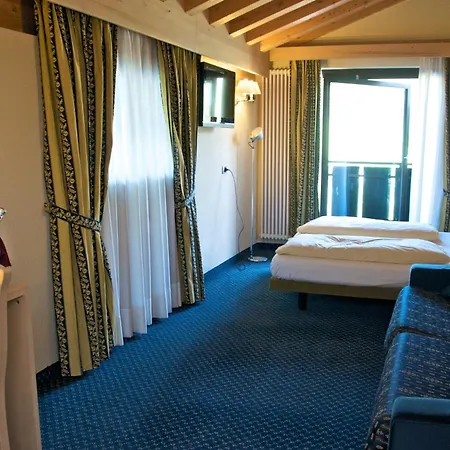 Alexander Charme Hotel-2