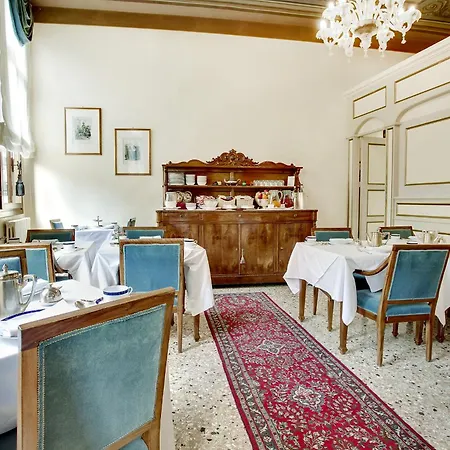 Palazzo Schiavoni Residenza D'Epoca & Suite-Apartments-2