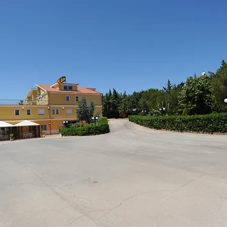Hotel Garden-2