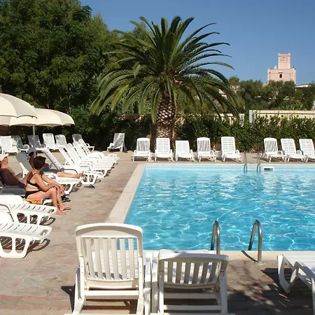 Baia Degli Aranci Suite & Apartments-2