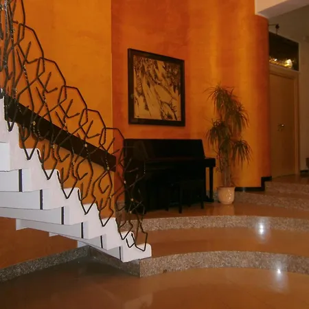 Hotel Corona-2