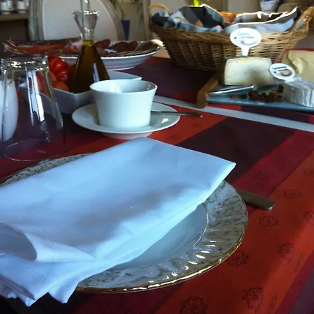 Montjuic Boutique Bed & Breakfast Girona-2
