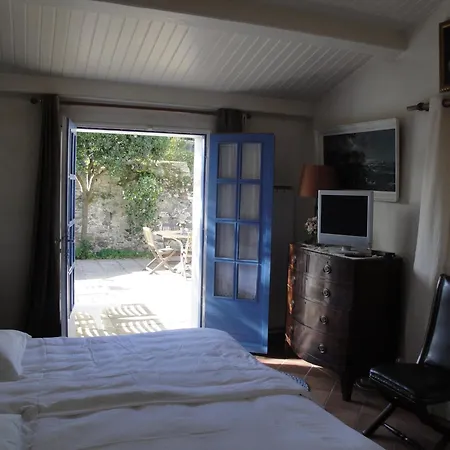 Le Buzet Bleu Bed & Breakfast-2