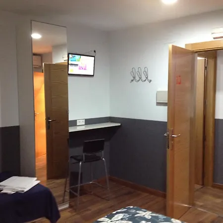 Hostal Gaudi Cuenca-2