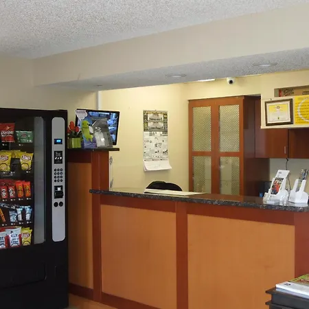 Super 8 By Wyndham Harrisonburg-3