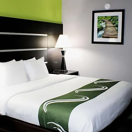 Quality Inn & Suites Bedford West-2