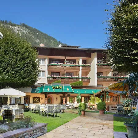 Hotel Alpenhof Kristall-2