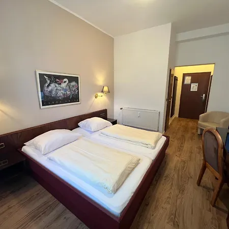 Central Hotel-2