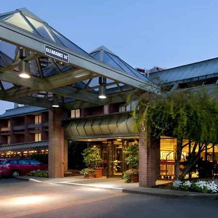 University Place Hotel And Conference Center-3