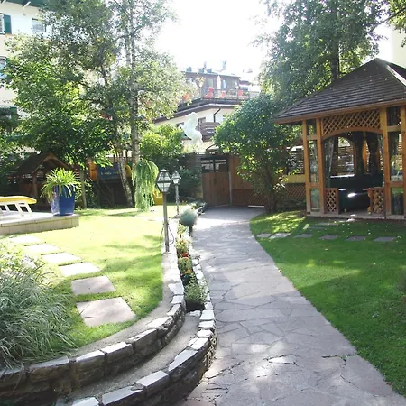 Hotel Cavallino Bianco - Weisses Roessl-3