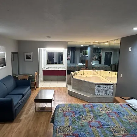 Mustang Inn And Suites-3