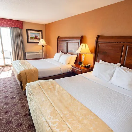 Hamilton Inn Select Beachfront Mackinaw City-3