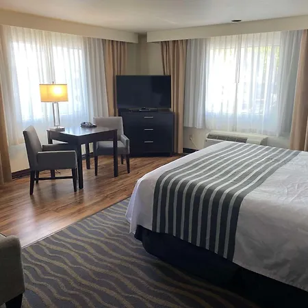 Best Western Plus Edmonds Harbor Inn-2