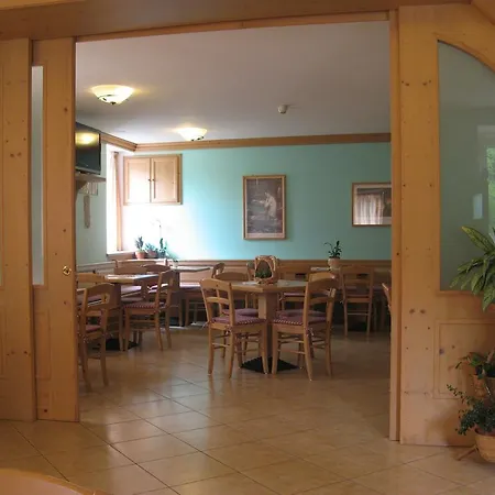 Hotel Romanda-3