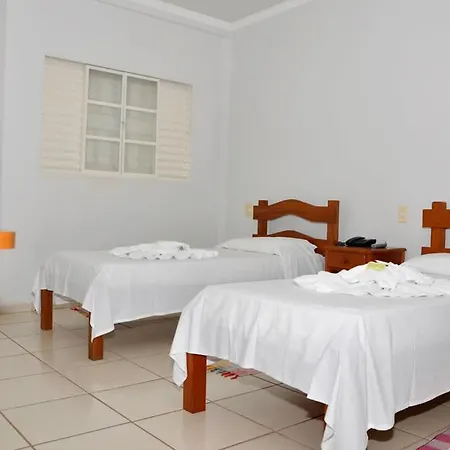 Hotel Carolina 2 - próximo a Universidade de Uberaba uniube - ao Aeroporto Fórum De uberaba - hospital Mario Palmeirio ao Hospital São Marcos e hospital Regional-2