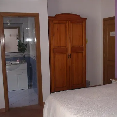 Dinas Guesthouse-3