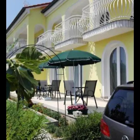 Marko Rooms-2