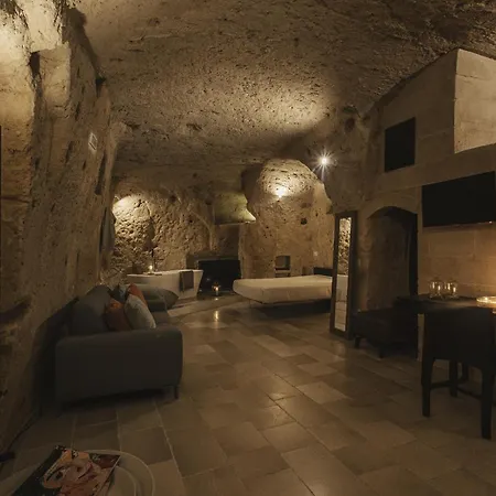 Aque Cave-2