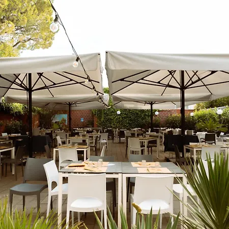 Hotel Al Faro-2