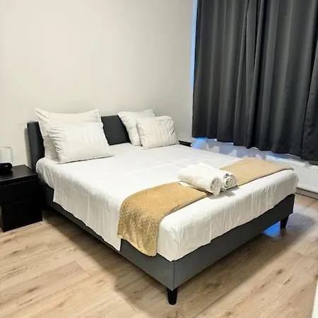 Cosy Apartment In The Hague!-2