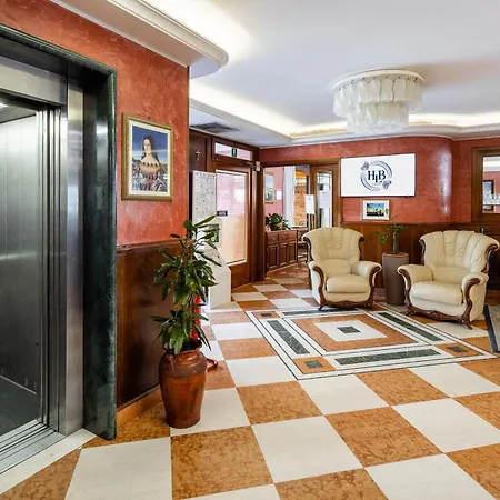 Hotel Lucrezia Borgia-3