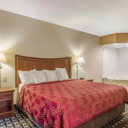 Econo Lodge Inn & Suites Marietta Near Dobbins Arb-2