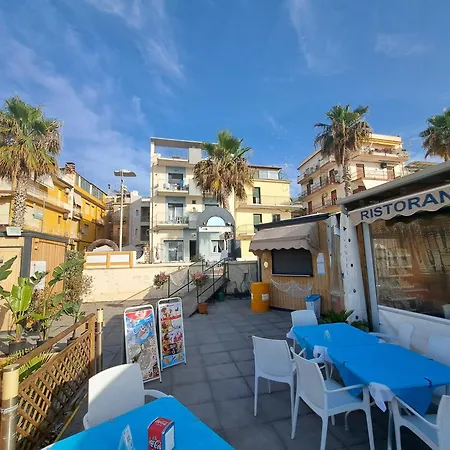 Maniel Beach Hotel-3