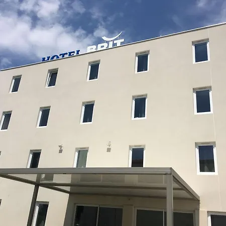 Brit Hotel Martigues Nord-3