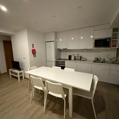 Carcavelos Beach Walking Distance Room-3