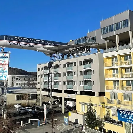 NOVAPARK Flugzeughotel Graz-2