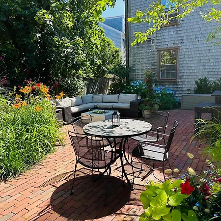 Seven Sea Street Inn-2