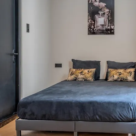 Hotel 83-2