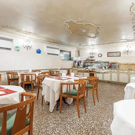 Hotel San Moise-3