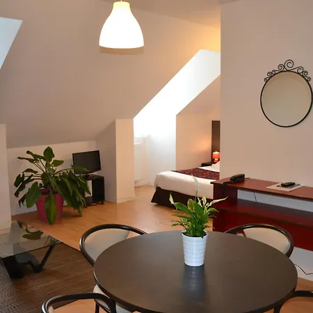 Brit Hotel Spa Le Connetable-3
