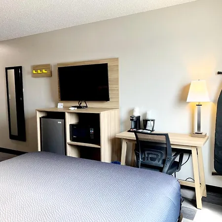 Super 8 By Wyndham Cedar Rapids-2