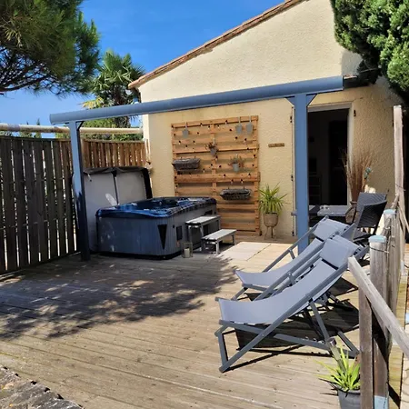 15' Cité de Carcassonne, chambre au calme, petit-déjeuner et jacuzzi en supplément-2