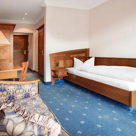 Post-Hotel-3