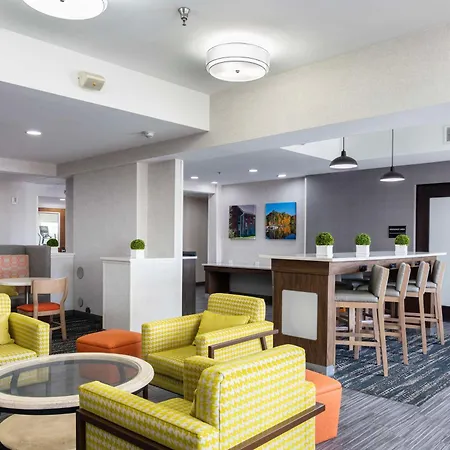 Hampton Inn Springfield-3