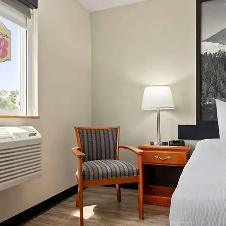 Super 8 By Wyndham Roseburg-2