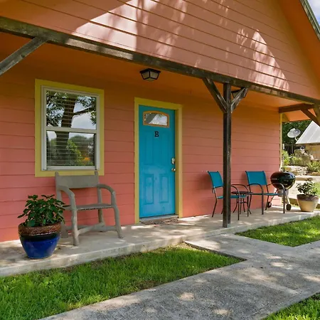 Blanco Riverside Cottages-2