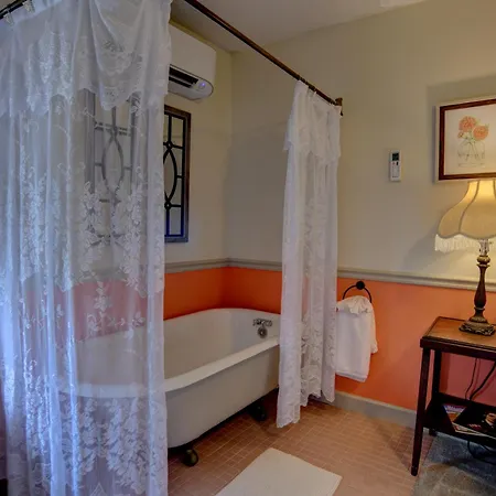 Blue Mountain Mist Country Inn-3