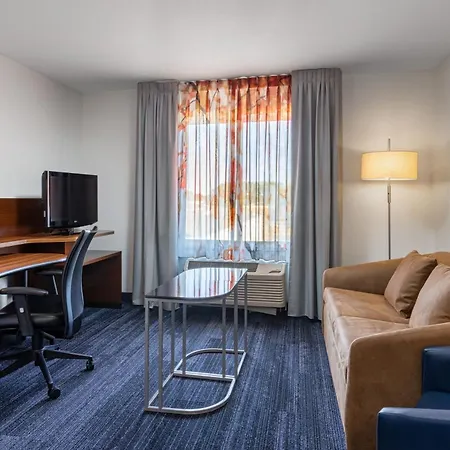 Fairfield Inn & Suites By Marriott Smithfield-3