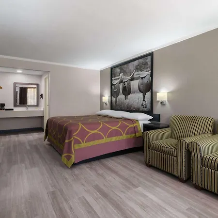 Super 8 By Wyndham Longview/North-2