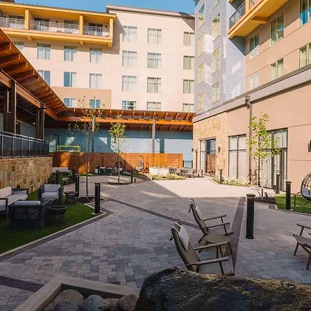 Embassy Suites By Hilton Gatlinburg Resort-2