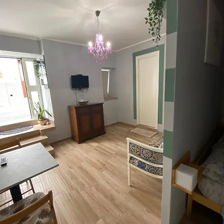 Suite 01-2