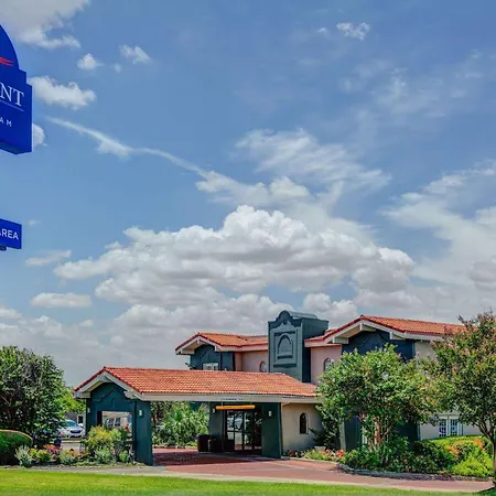 Baymont By Wyndham Austin University Area-3