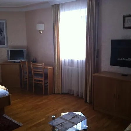 Hotel Serena-2
